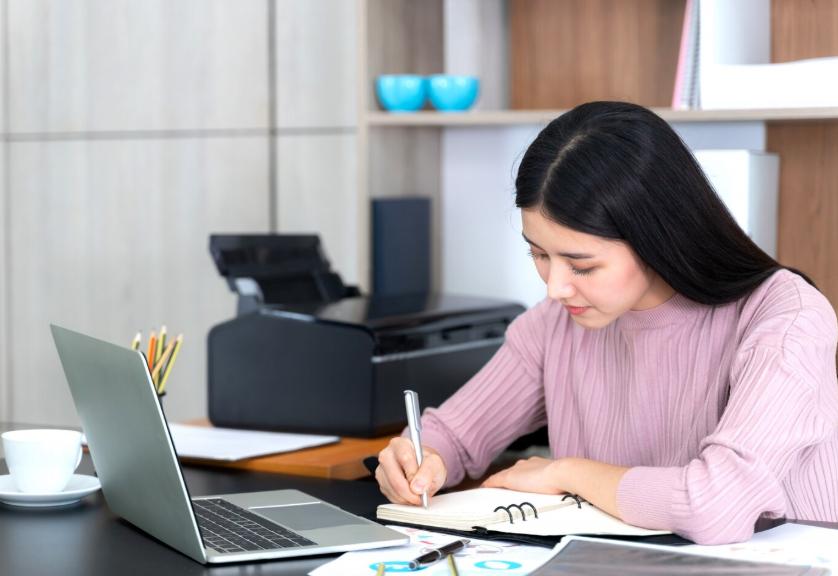 5 Kesalahan Umum Mahasiswa Tingkat Akhir yang Bikin Skripsi Macet